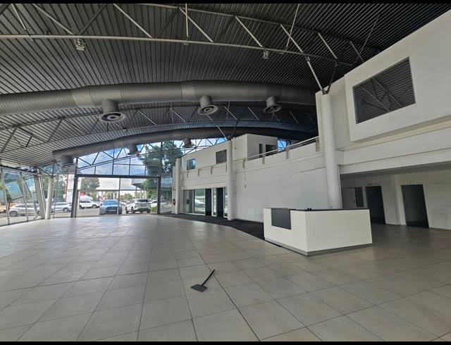 1,842M² SHOWROOM TO LET IN BRUMA